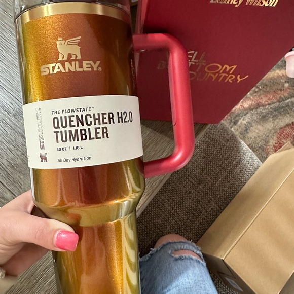 Lainey Wilson Stanley new - Picture 2 of 3